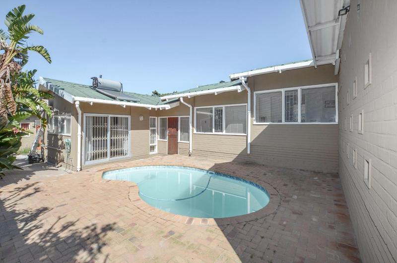 5 Bedroom Property for Sale in Parow North Western Cape